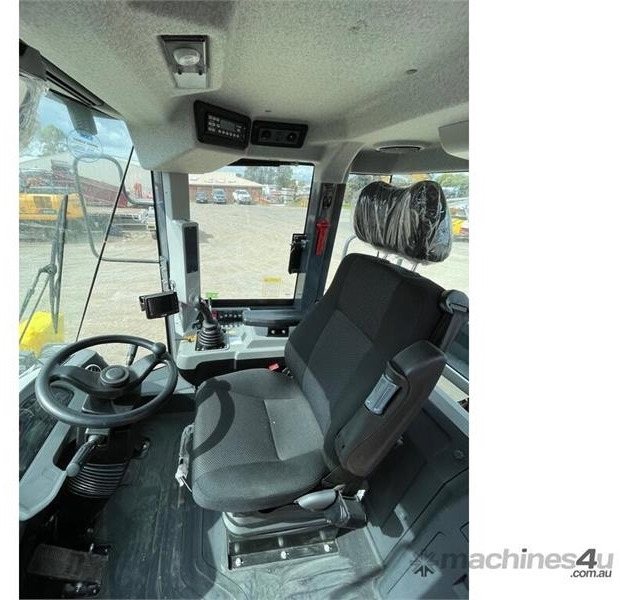 - - - XCMG 948 - Wheel loader: picture 5 - - - XCMG 948 - Wheel loader: picture 5