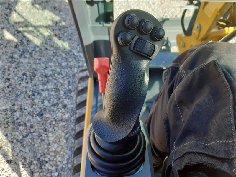 Mini excavator XCMG xe27e med rototilt: picture 11