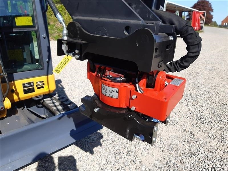 Mini excavator XCMG xe27e med rototilt: picture 15