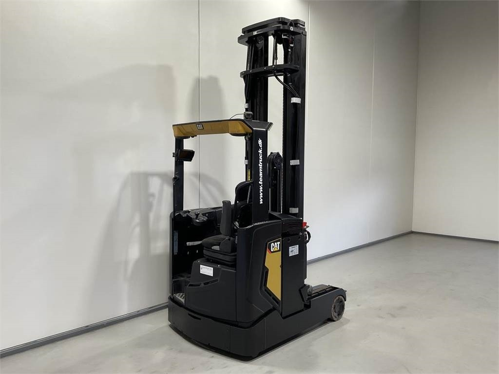 CAT NR16N2H - Reach truck: picture 2 CAT NR16N2H - Reach truck: picture 2