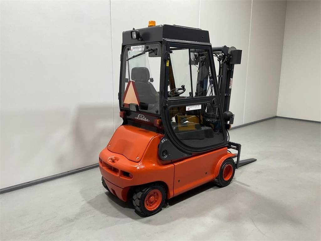 Linde E20P-02 - Electric forklift: picture 2 Linde E20P-02 - Electric forklift: picture 2