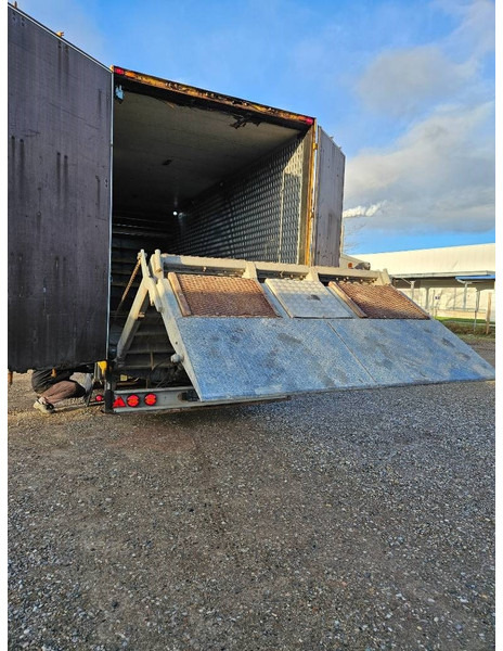 Montracon Racing// machinetrailer // Living area - Low loader semi-trailer: picture 2 Montracon Racing// machinetrailer // Living area - Low loader semi-trailer: picture 2