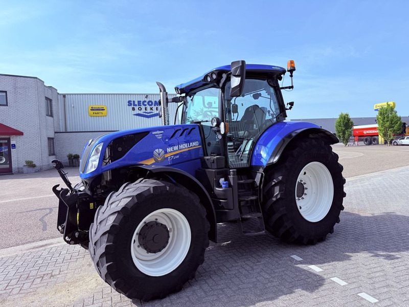 New Holland T7.245 AC STAGE V - Farm tractor: picture 5 New Holland T7.245 AC STAGE V - Farm tractor: picture 5