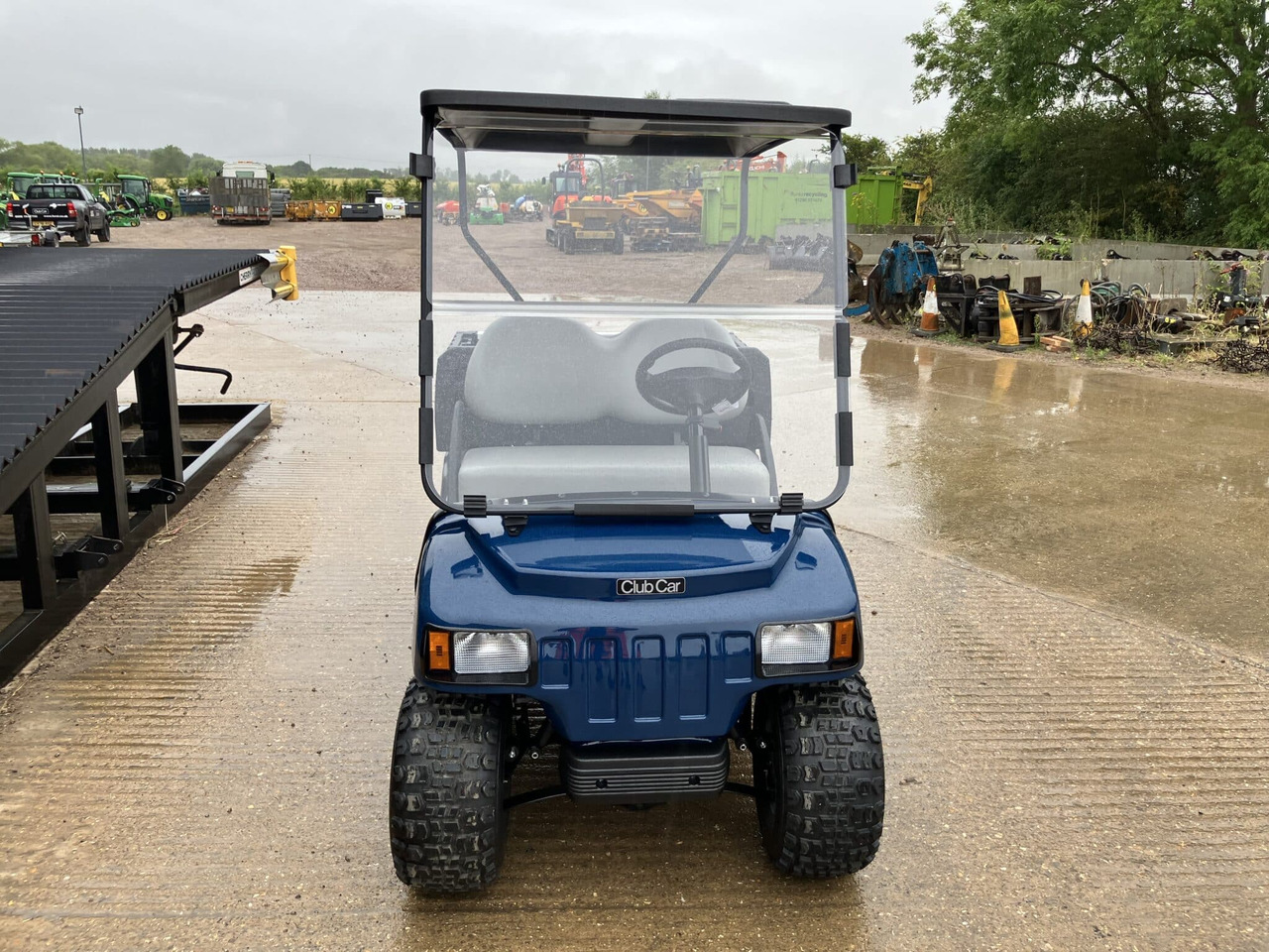 Club Car Carryall 100 Utility Vehicle - Side-by-side/ ATV: picture 3 Club Car Carryall 100 Utility Vehicle - Side-by-side/ ATV: picture 3