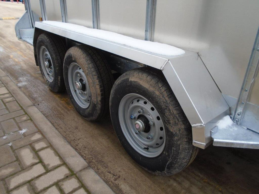 Indespension LT35146TRI - Livestock trailer: picture 5 Indespension LT35146TRI - Livestock trailer: picture 5