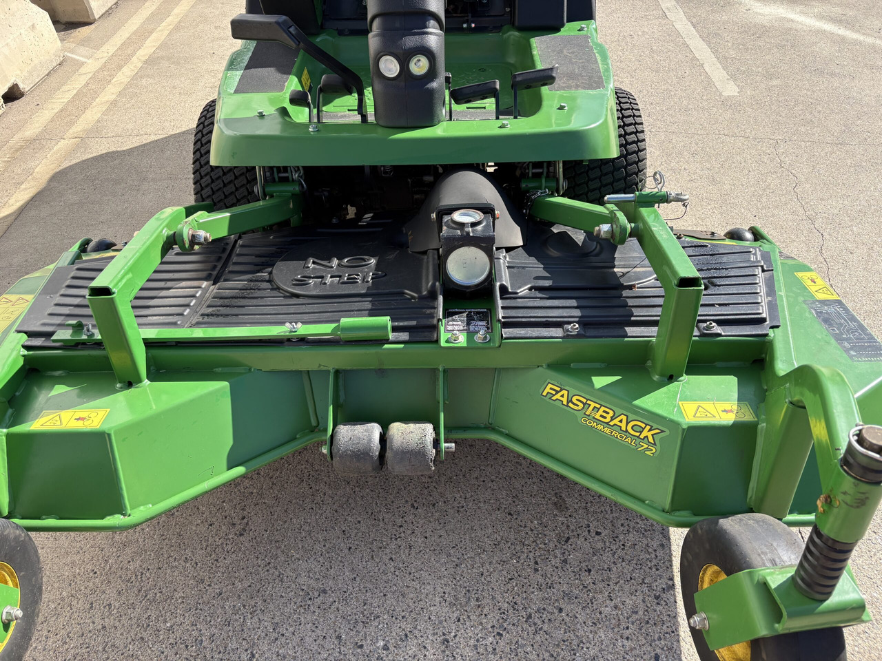 John Deere 1570 C/w 72" rear discharge deck - Garden mower: picture 5 John Deere 1570 C/w 72" rear discharge deck - Garden mower: picture 5