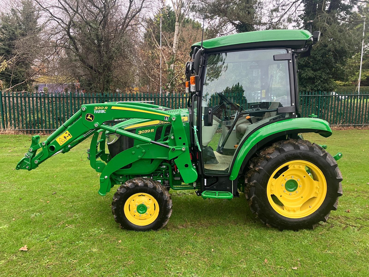 John Deere 3039R compact tractor - Compact tractor: picture 4 John Deere 3039R compact tractor - Compact tractor: picture 4