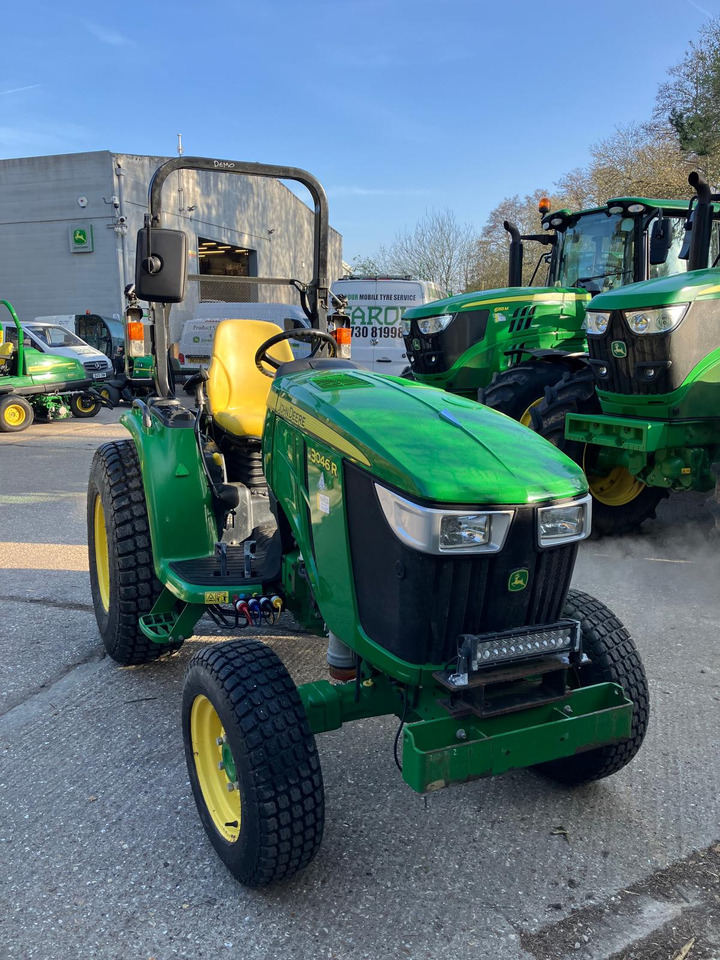 John Deere 3046R Compact Tractor - Compact tractor: picture 1 John Deere 3046R Compact Tractor - Compact tractor: picture 1