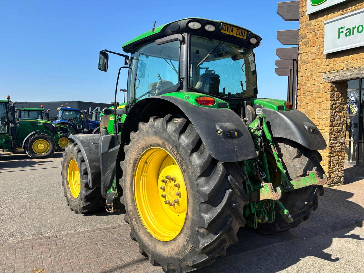 John Deere 6190R - Farm tractor: picture 2 John Deere 6190R - Farm tractor: picture 2
