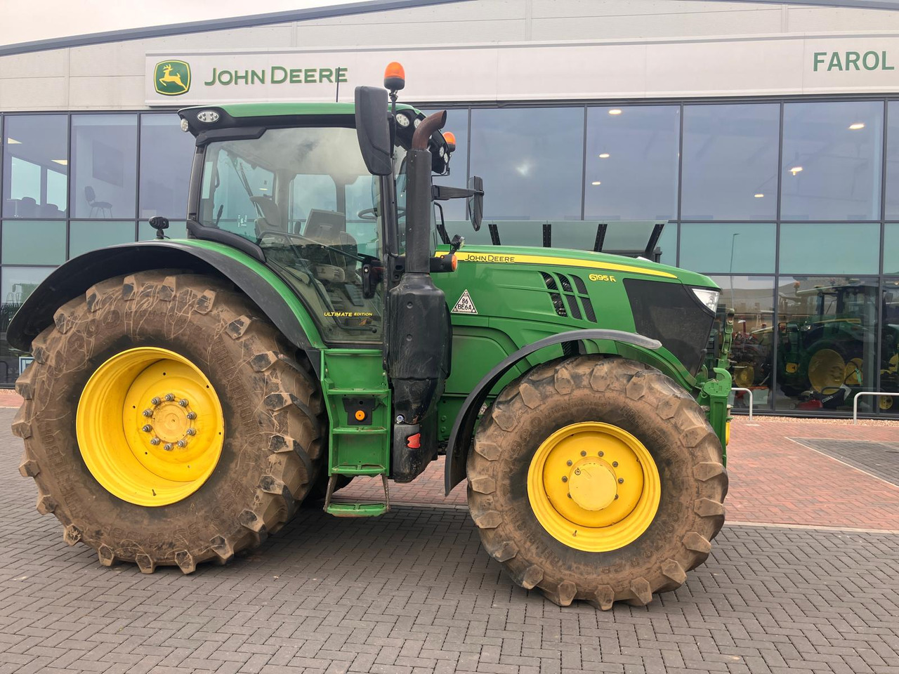 John Deere 6195R - Farm tractor: picture 1 John Deere 6195R - Farm tractor: picture 1
