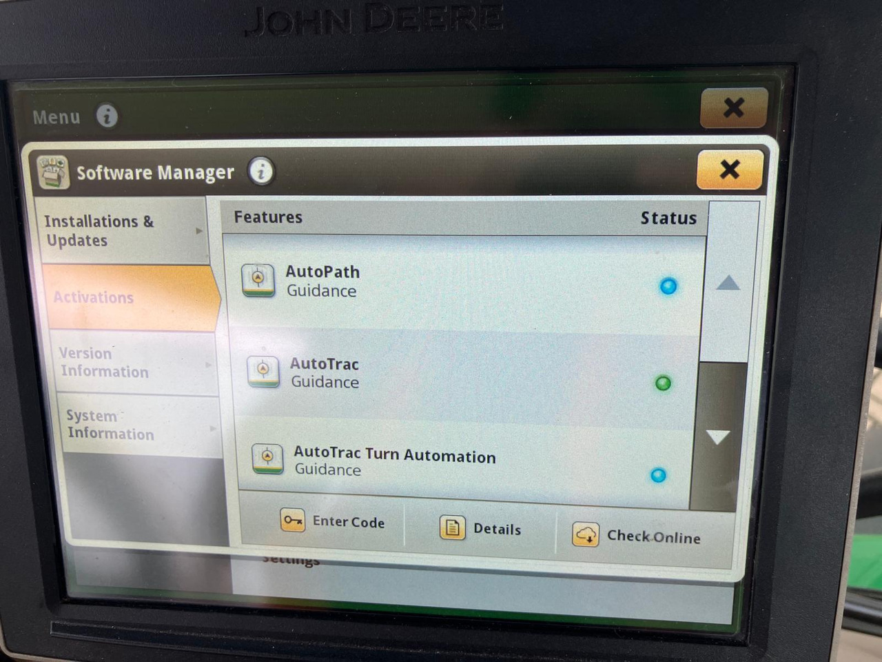Farm tractor John Deere 6215R: picture 20