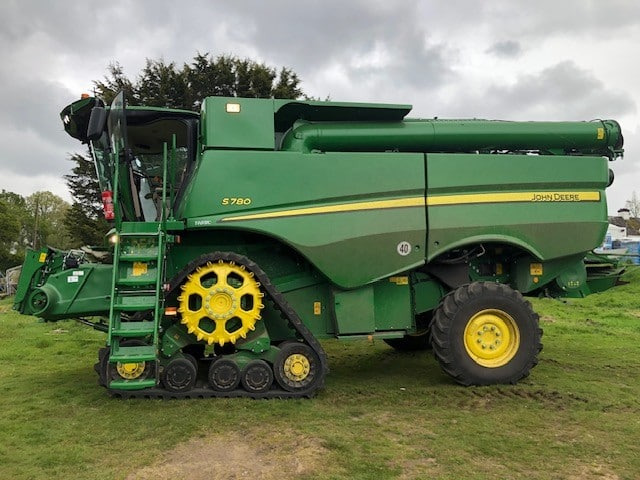 John Deere S780 - Combine harvester: picture 1 John Deere S780 - Combine harvester: picture 1