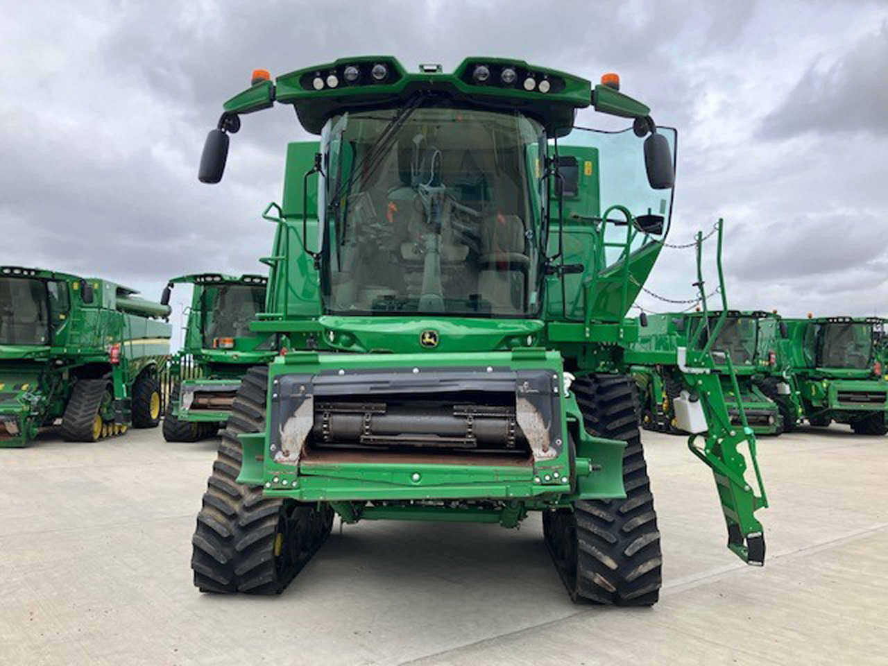 John Deere S790 - Combine harvester: picture 2 John Deere S790 - Combine harvester: picture 2