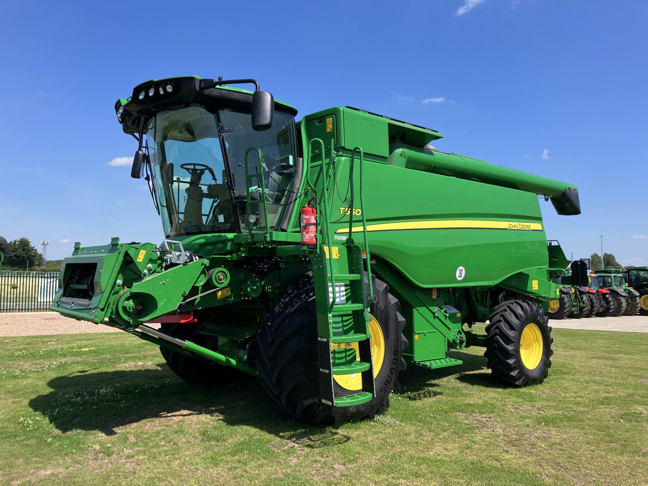 John Deere T550i - Combine harvester: picture 1 John Deere T550i - Combine harvester: picture 1