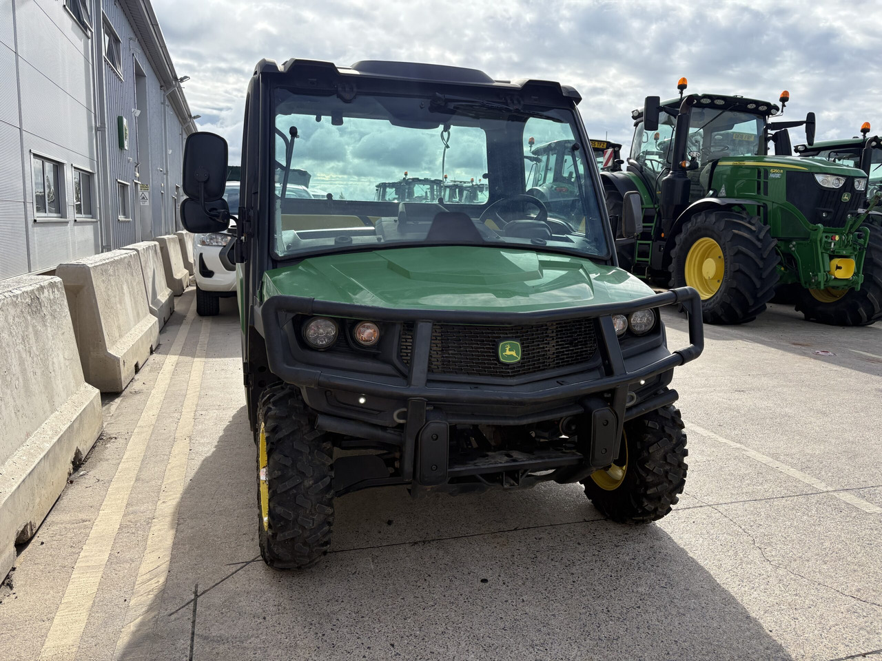 John Deere XUV865M Gator - Side-by-side/ ATV: picture 3 John Deere XUV865M Gator - Side-by-side/ ATV: picture 3