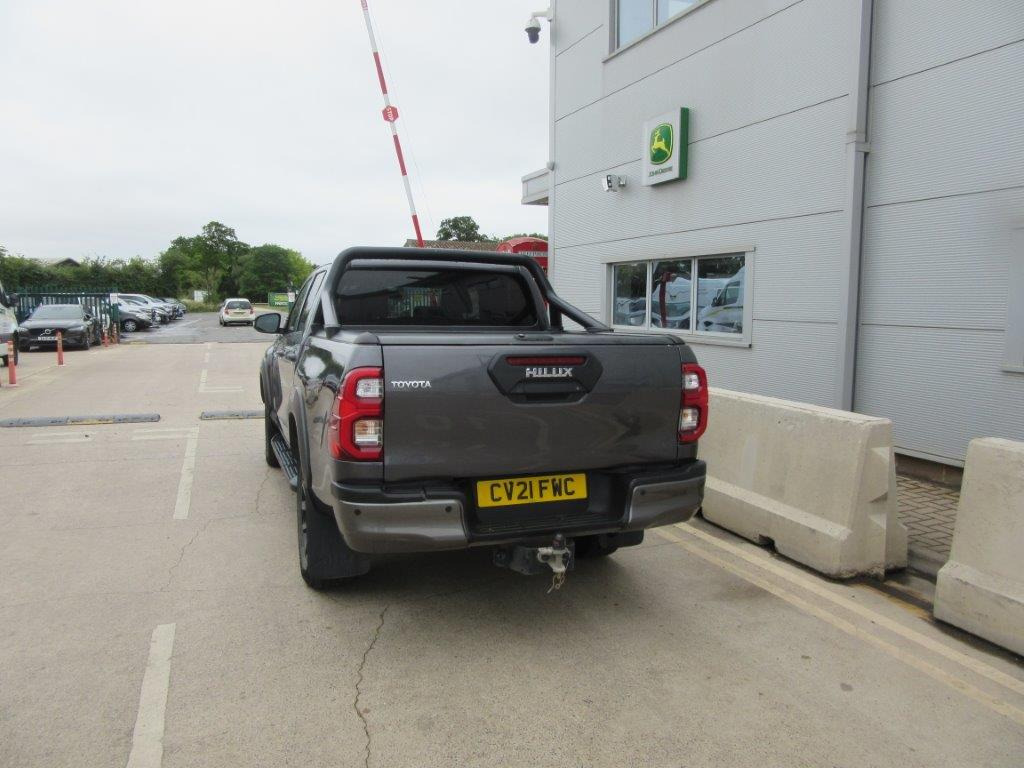 Toyota Hilux Invincible X - Pickup truck: picture 5 Toyota Hilux Invincible X - Pickup truck: picture 5