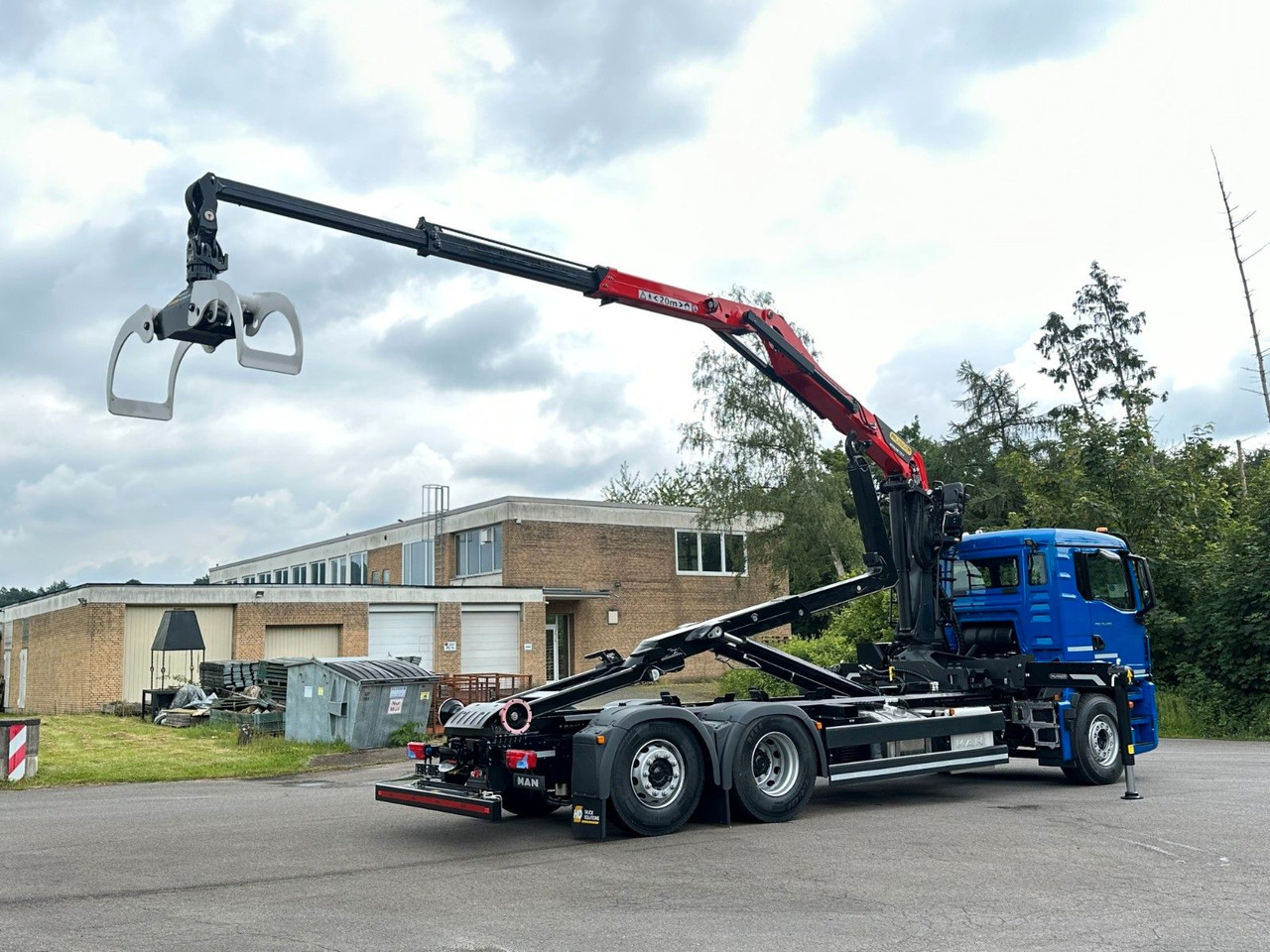 Hook lift truck, Crane truck MAN TGS 26.480 6x2 Abrollkipper + Kran EPSILON: picture 14