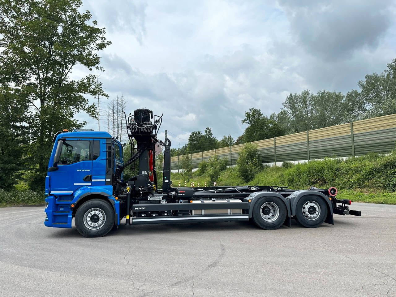 Hook lift truck, Crane truck MAN TGS 26.480 6x2 Abrollkipper + Kran EPSILON: picture 17