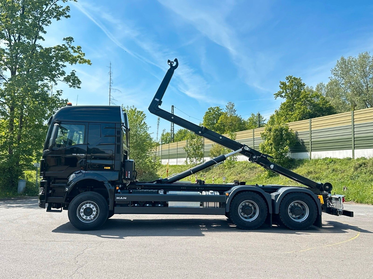 MAN TGS 33.520 6X4 Euro6e Abrollkipper MULTILIFT - Hook lift truck, Crane truck: picture 4 MAN TGS 33.520 6X4 Euro6e Abrollkipper MULTILIFT - Hook lift truck, Crane truck: picture 4