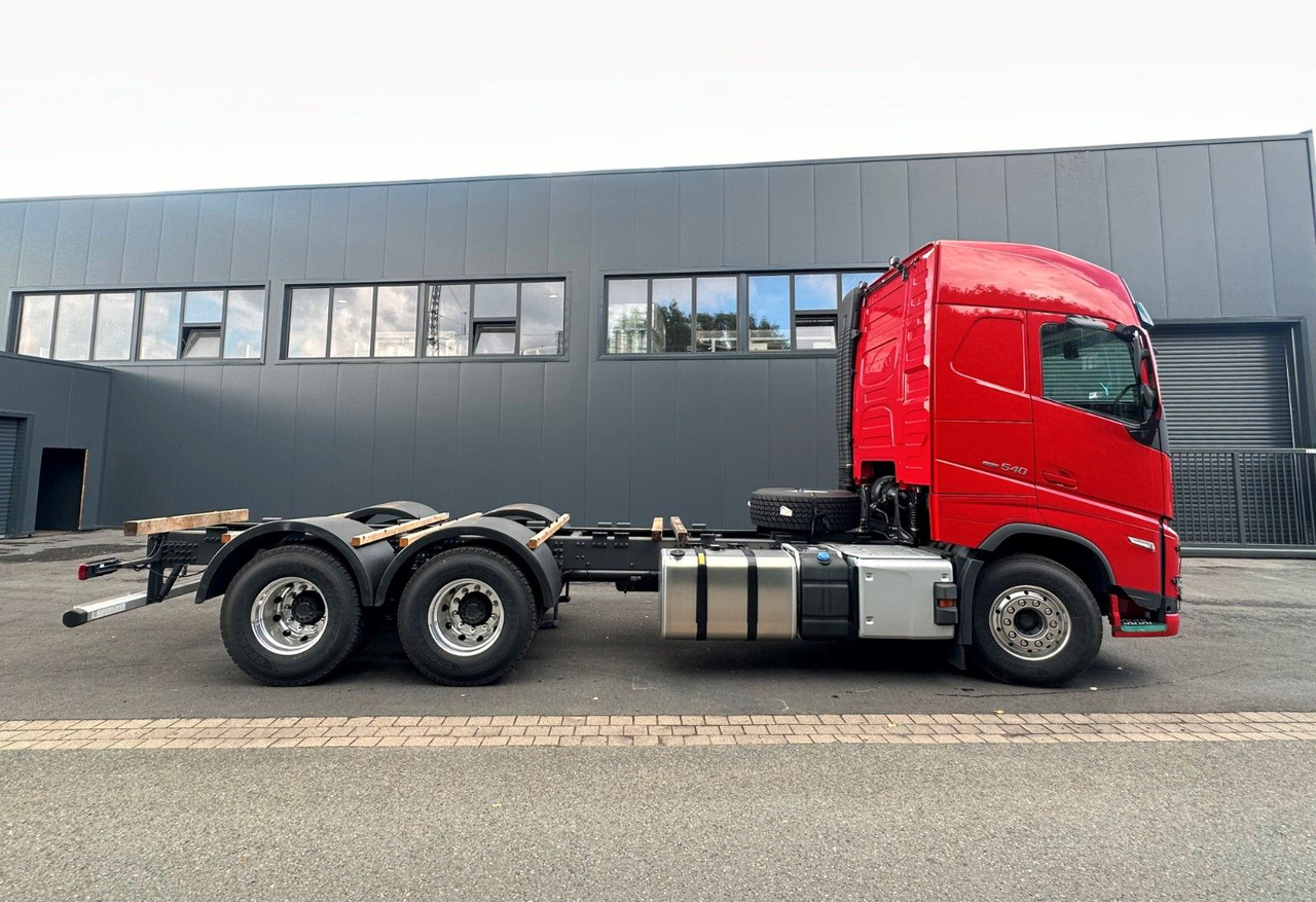 Volvo FH 540 6x4 - Cab chassis truck: picture 4 Volvo FH 540 6x4 - Cab chassis truck: picture 4