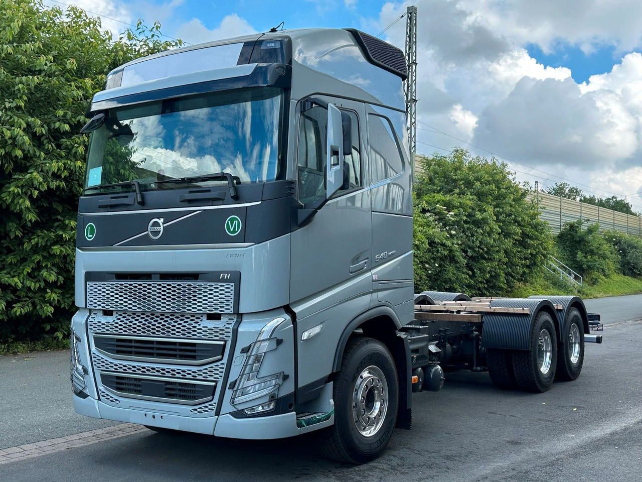 Volvo FH 540 6x4 - Cab chassis truck: picture 1 Volvo FH 540 6x4 - Cab chassis truck: picture 1