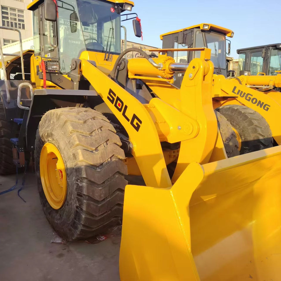 China SDLG 5ton Wheel Loader LG958F Front End Loader , diesel Engine Payloader 4*4 Truck Loader LG958F LW600 CLG856 - Wheel loader: picture 1 China SDLG 5ton Wheel Loader LG958F Front End Loader , diesel Engine Payloader 4*4 Truck Loader LG958F LW600 CLG856 - Wheel loader: picture 1