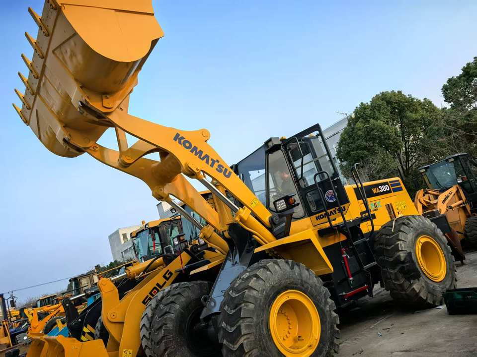 Japan Komatsu WA380-3 WA380-6 WA400-1 WA400-3 WA320-6 WA430-5 Mining Wheel Loader, Used Komatsu WA380 Mini Front End Loader - Wheel loader: picture 2 Japan Komatsu WA380-3 WA380-6 WA400-1 WA400-3 WA320-6 WA430-5 Mining Wheel Loader, Used Komatsu WA380 Mini Front End Loader - Wheel loader: picture 2