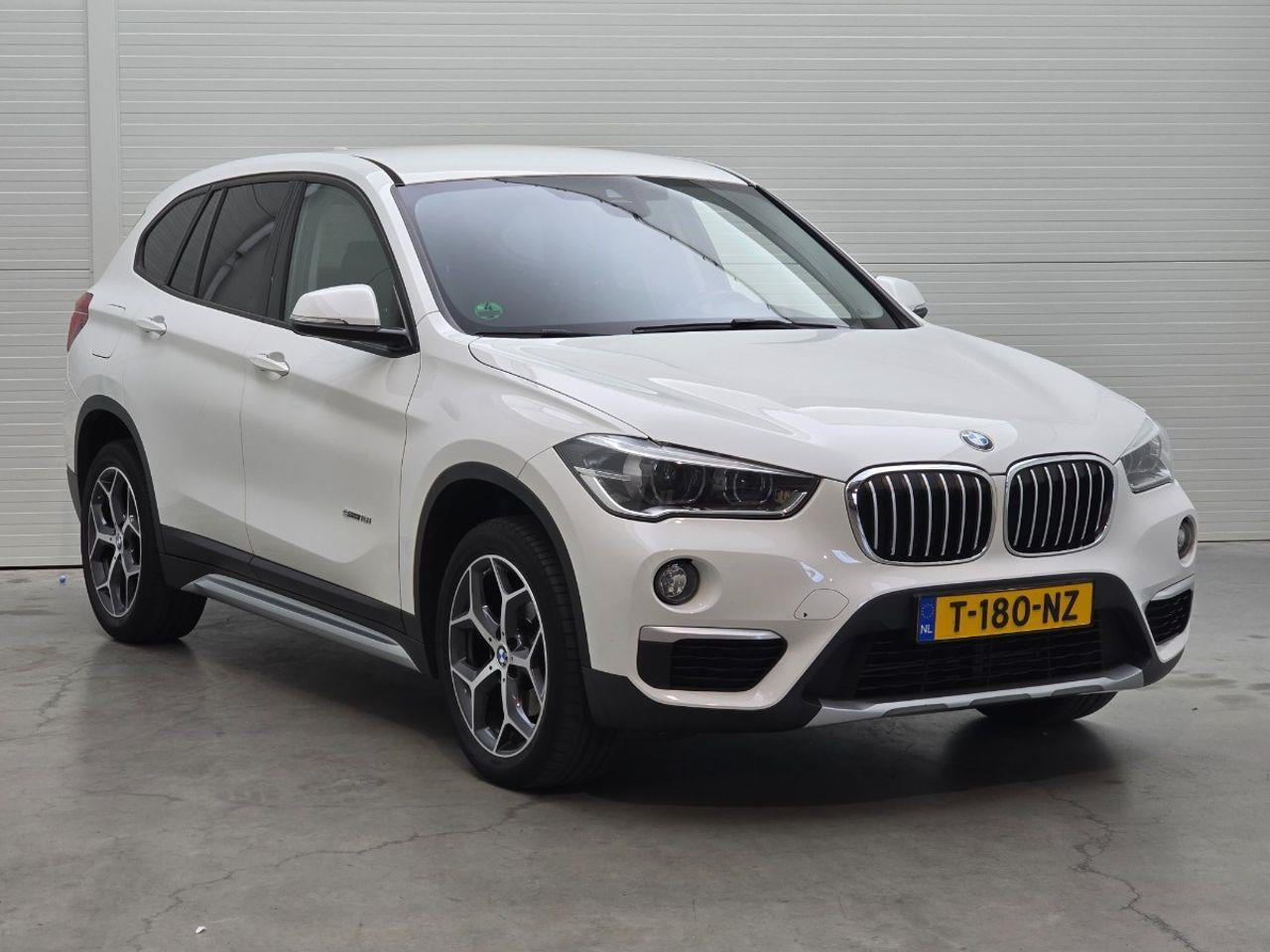 BMW X1 sDrive18i Executive | 2017 | 106.088 km | Automaat | T180NZ | NAP: Geen oordeel - SUV: picture 2 BMW X1 sDrive18i Executive | 2017 | 106.088 km | Automaat | T180NZ | NAP: Geen oordeel - SUV: picture 2
