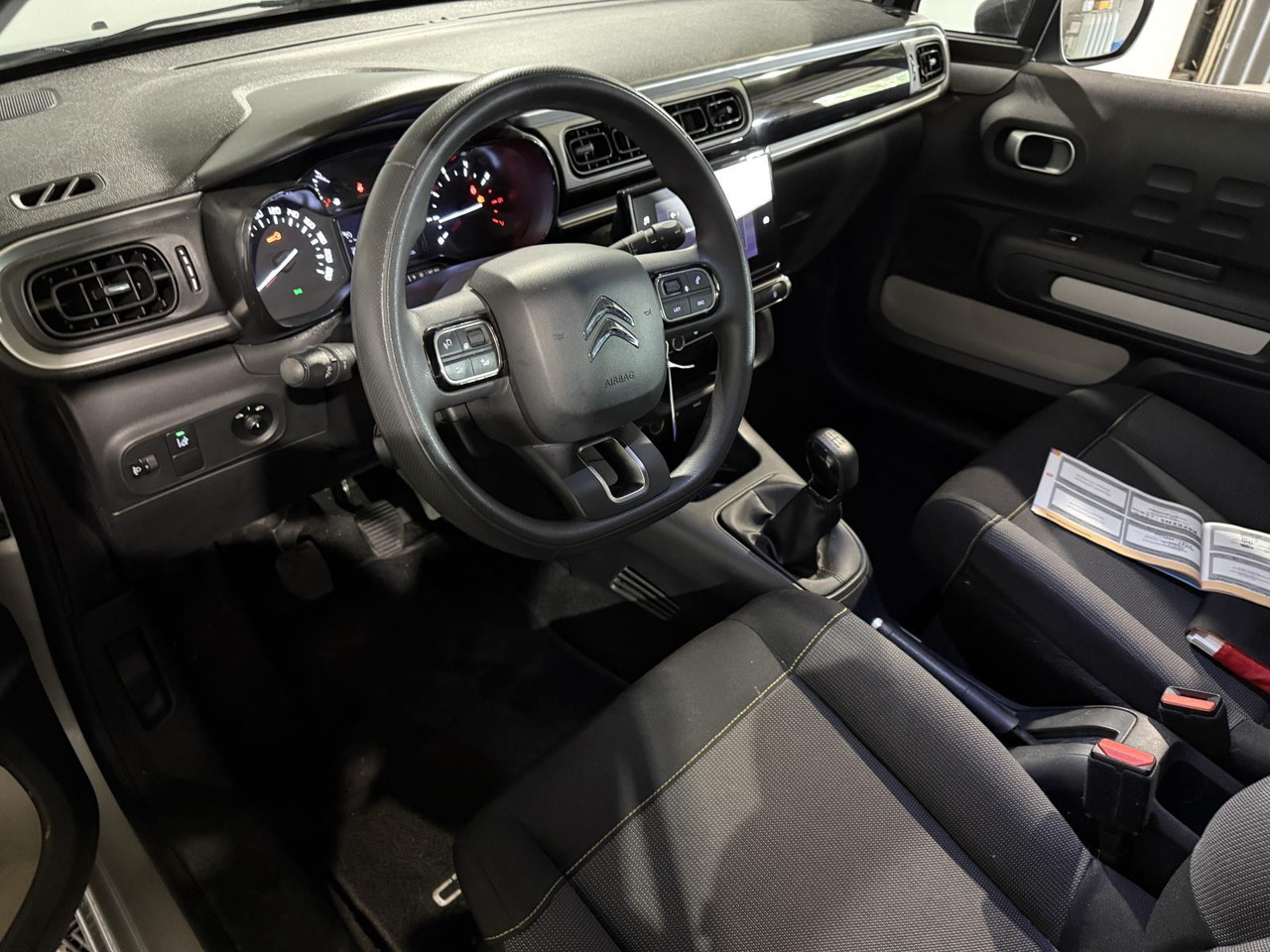 Citroen | C3 | 1.2 PureTech Feel 105g | 2016 | 175.577 km | KX240S | Logisch - Hatchback: picture 5 Citroen | C3 | 1.2 PureTech Feel 105g | 2016 | 175.577 km | KX240S | Logisch - Hatchback: picture 5