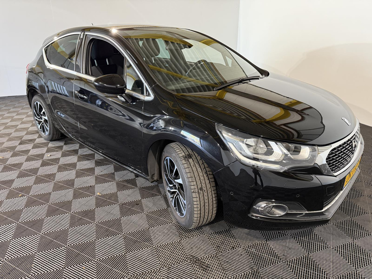 DS 4 1.2 PureTech Business JN-710-B 154.325 km - Car: picture 4 DS 4 1.2 PureTech Business JN-710-B 154.325 km - Car: picture 4