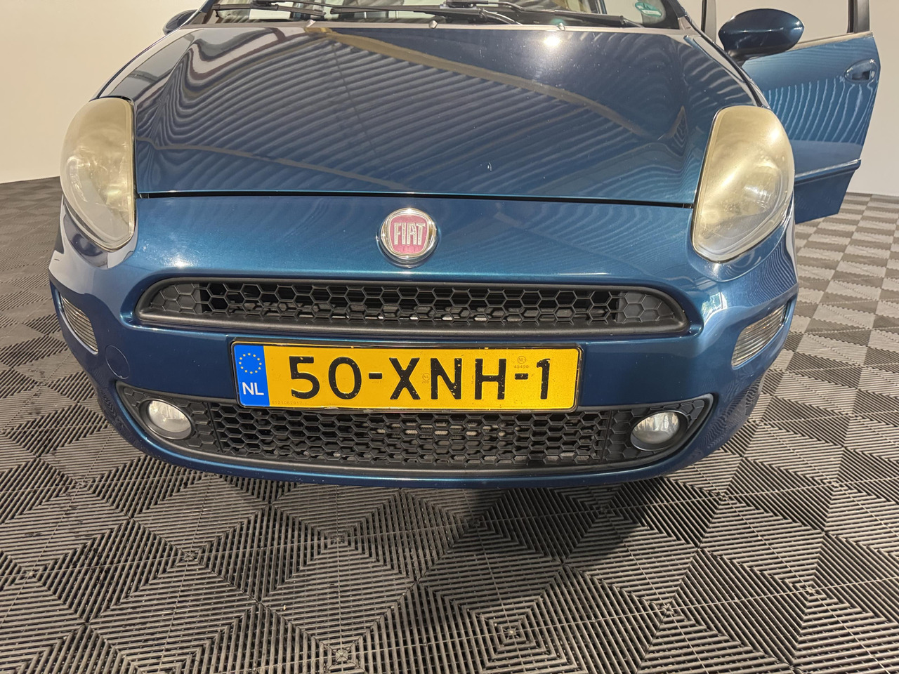 Fiat Punto Evo 1.3 M-Jet Easy | 2012 | 229.305 km | 50-XNH-1 - Hatchback: picture 2 Fiat Punto Evo 1.3 M-Jet Easy | 2012 | 229.305 km | 50-XNH-1 - Hatchback: picture 2