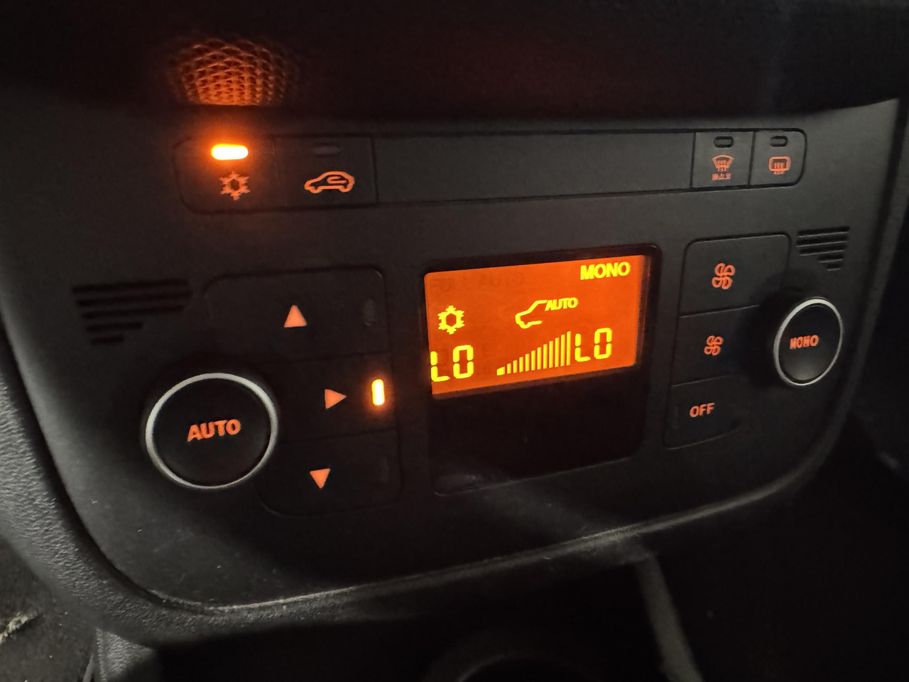 Fiat Punto Evo 1.3 M-Jet Easy | 2012 | 229.305 km | 50-XNH-1 - Hatchback: picture 5 Fiat Punto Evo 1.3 M-Jet Easy | 2012 | 229.305 km | 50-XNH-1 - Hatchback: picture 5