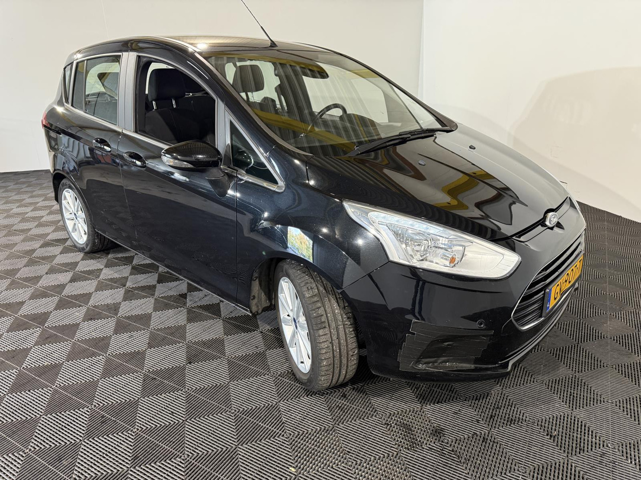 Ford | B-Max | 1.0 EcoBoost Titanium | 2015 | 149.480 km | GV907T | Logisch - Car: picture 3 Ford | B-Max | 1.0 EcoBoost Titanium | 2015 | 149.480 km | GV907T | Logisch - Car: picture 3