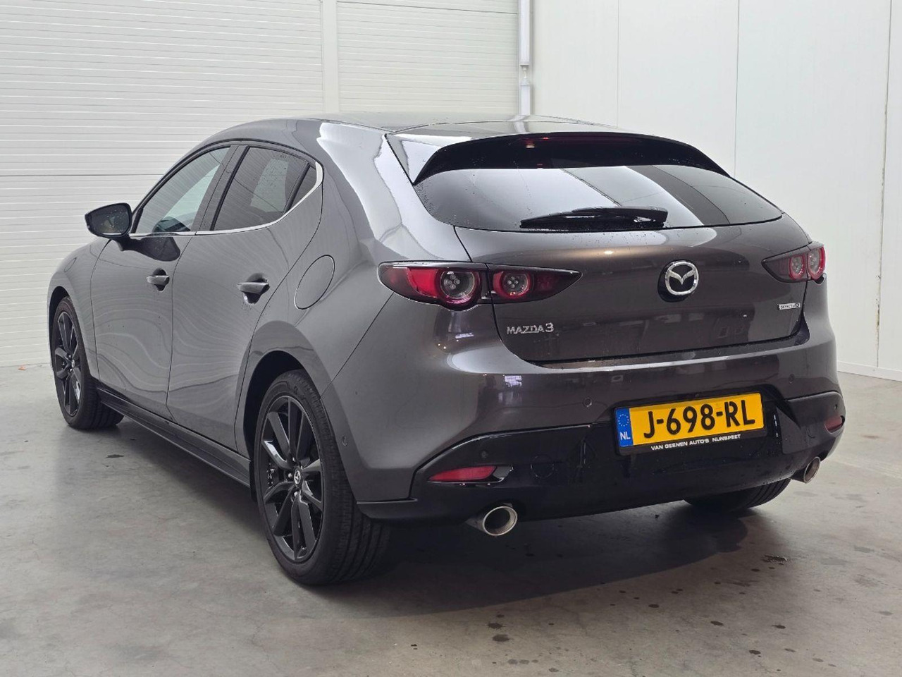 Mazda 3 2.0 e - SkyActiv - X M Hybrid 180 Luxury | 2020 | 61.020 km | Automaat | J698RL | NAP: Logisch - Hatchback: picture 3 Mazda 3 2.0 e - SkyActiv - X M Hybrid 180 Luxury | 2020 | 61.020 km | Automaat | J698RL | NAP: Logisch - Hatchback: picture 3