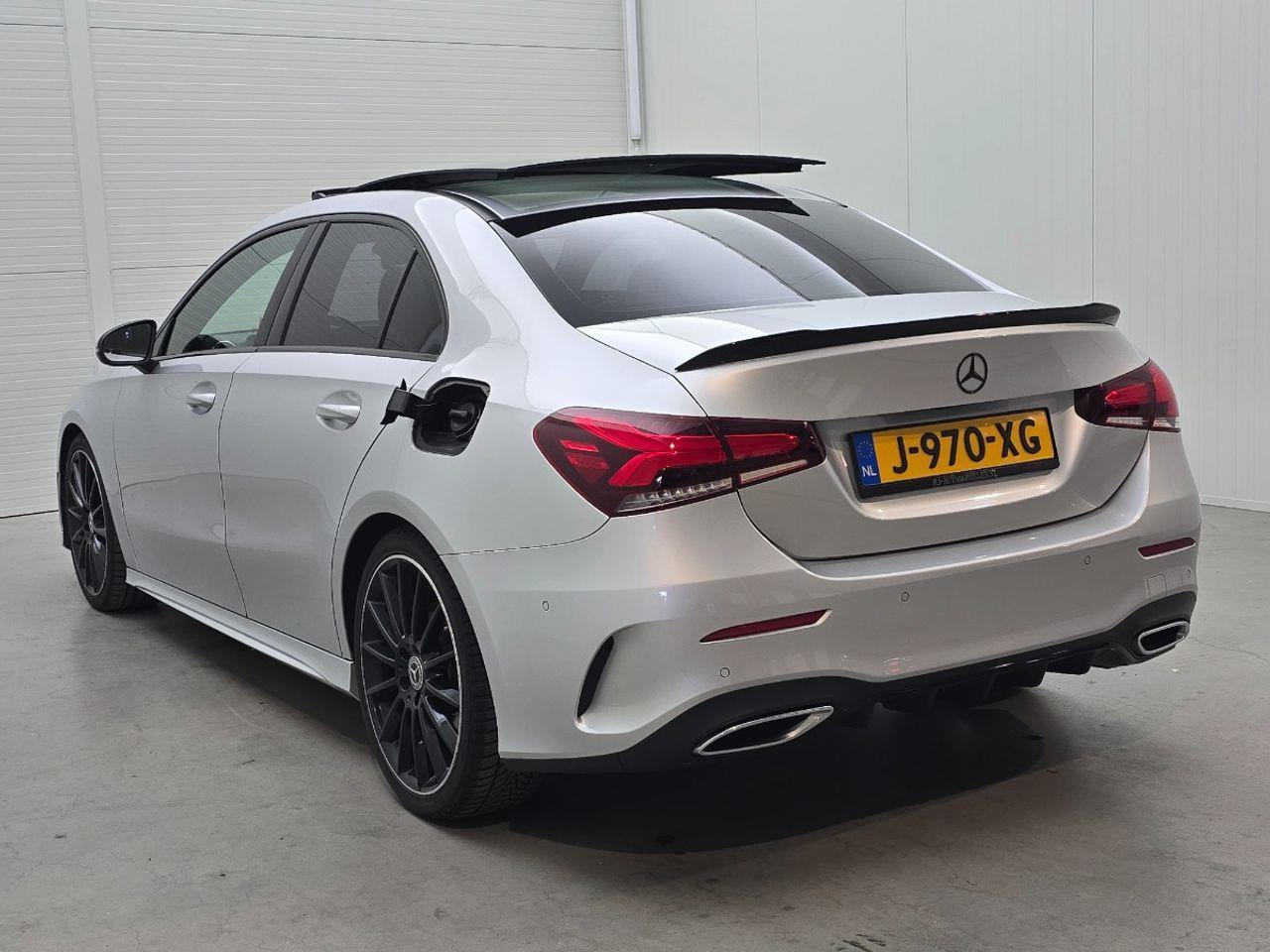 Mercedes - Benz A - klasse 220 4MATIC Premium | 2019 | 198.686 km | Automaat | J970XG | NAP: Geen oordeel - Sedan: picture 3 Mercedes - Benz A - klasse 220 4MATIC Premium | 2019 | 198.686 km | Automaat | J970XG | NAP: Geen oordeel - Sedan: picture 3