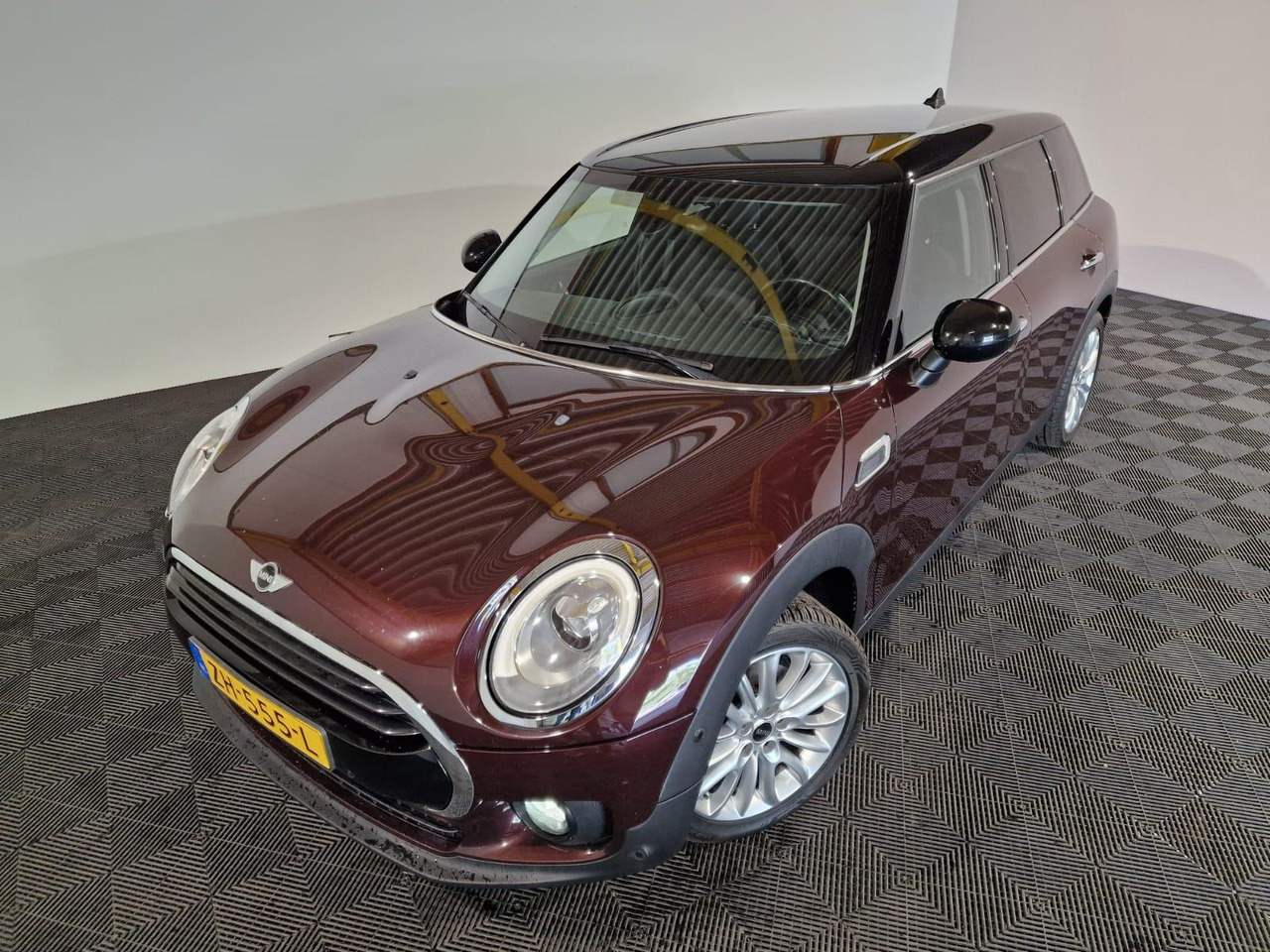 Mini Clubman 1.5 Cooper Pepper Business ZH-555-L - Car: picture 1 Mini Clubman 1.5 Cooper Pepper Business ZH-555-L - Car: picture 1
