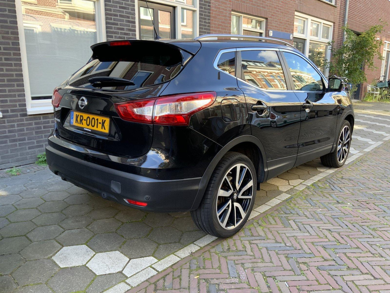 Nissan | Qashqai | 1.2 Tekna | 2016 | 193.328 km | Automaat | KR001K | Logisch - SUV: picture 2 Nissan | Qashqai | 1.2 Tekna | 2016 | 193.328 km | Automaat | KR001K | Logisch - SUV: picture 2