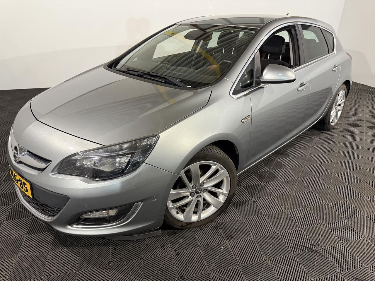 Opel Astra 1.4 Turbo Sport |2014 | 198.191 km | 6-TLG-85 - Hatchback: picture 1 Opel Astra 1.4 Turbo Sport |2014 | 198.191 km | 6-TLG-85 - Hatchback: picture 1