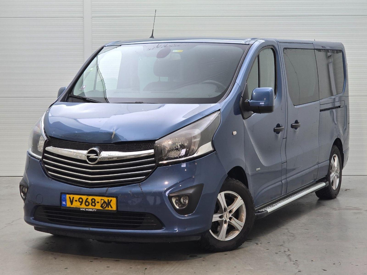 Opel Vivaro 1.6 CDTI L2H1 DC Innovation EcoFlex | 2017 | 222.475 km | V968DK | NAP: Logisch - Combi van: picture 1 Opel Vivaro 1.6 CDTI L2H1 DC Innovation EcoFlex | 2017 | 222.475 km | V968DK | NAP: Logisch - Combi van: picture 1
