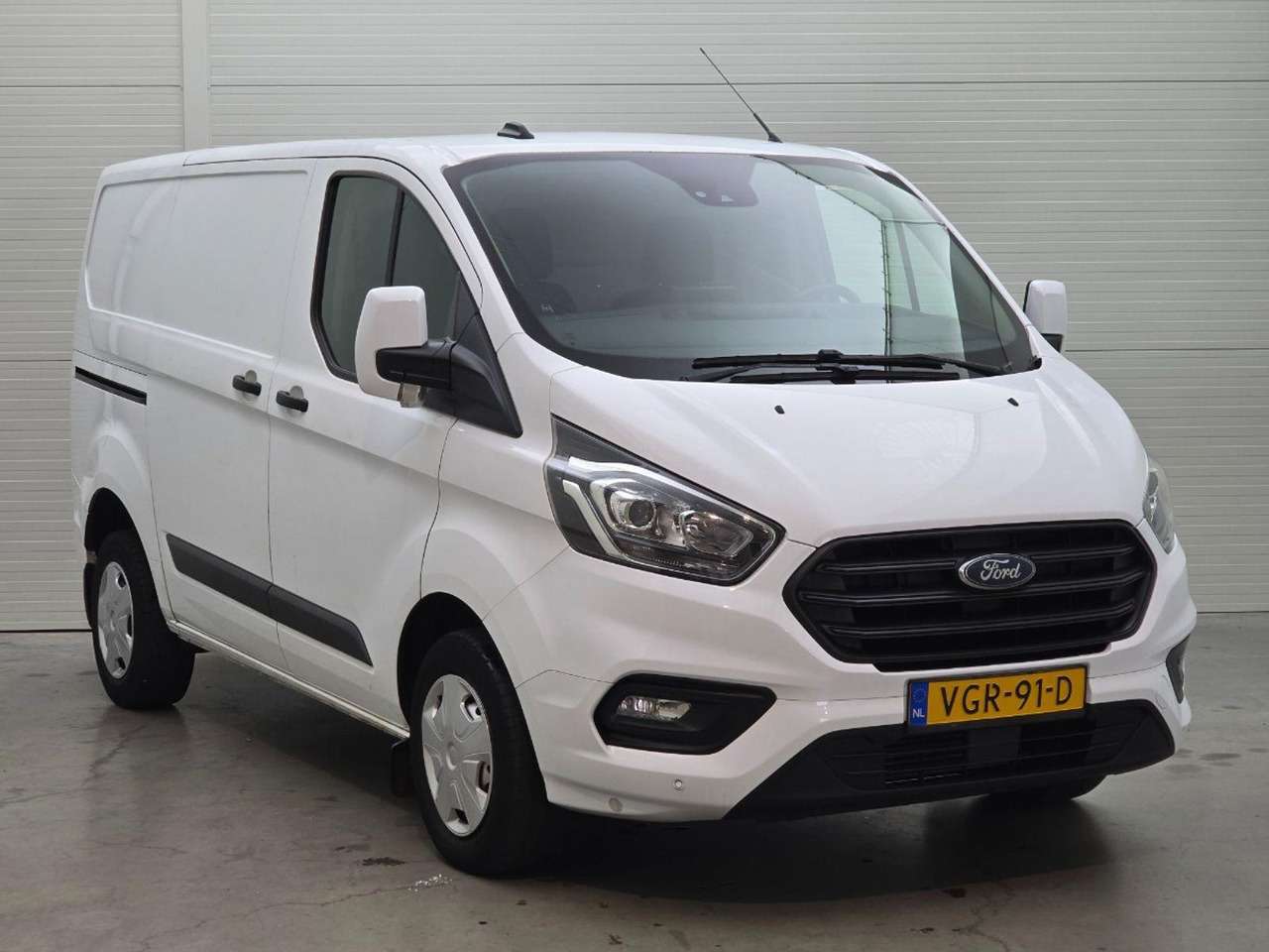 Ford Transit Custom 280 2.0 TDCI L1H1 Trend | 2020 | 237.771 km | VGR91D | NAP: Logisch - Other machinery: picture 2 Ford Transit Custom 280 2.0 TDCI L1H1 Trend | 2020 | 237.771 km | VGR91D | NAP: Logisch - Other machinery: picture 2