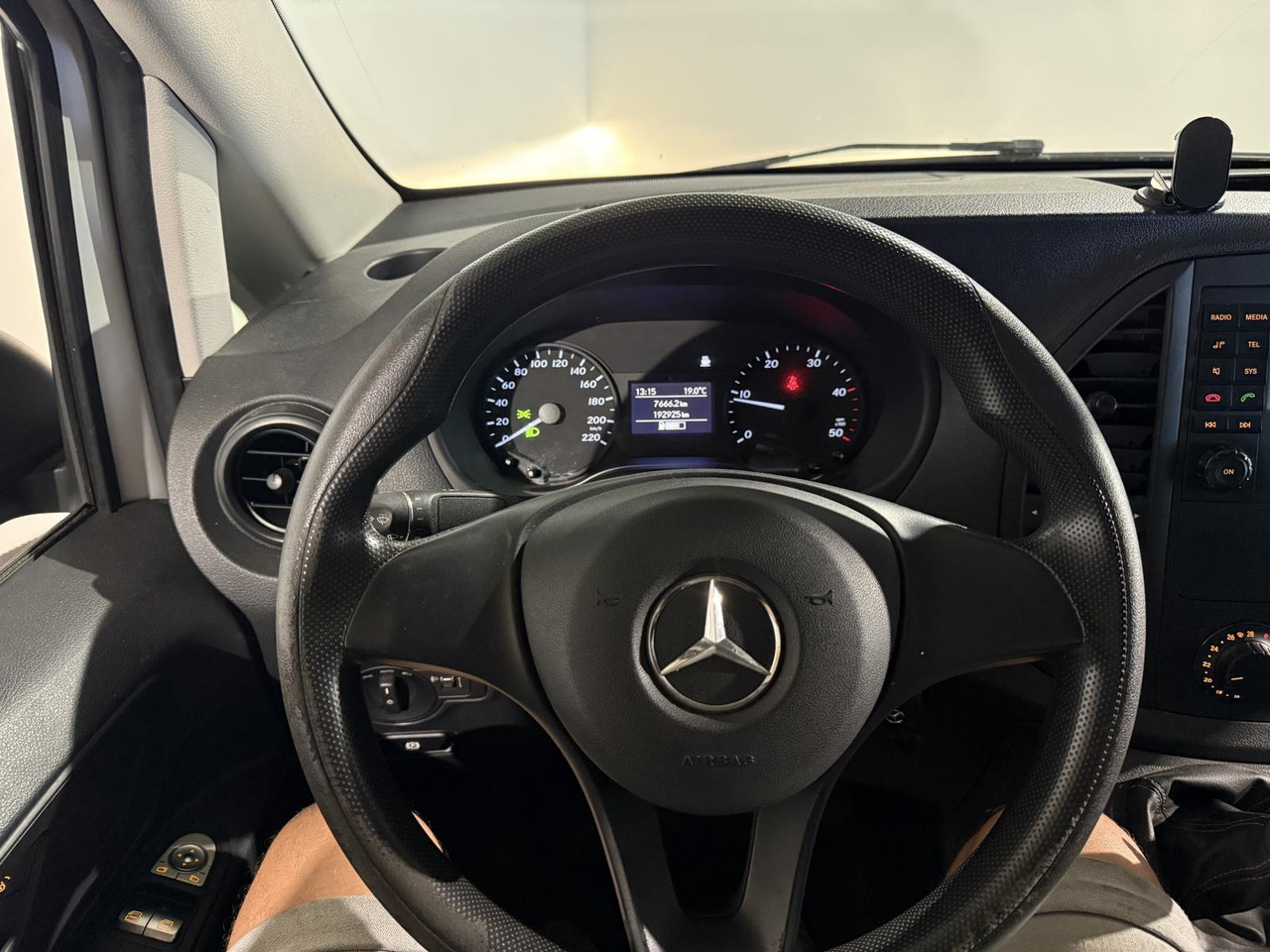 Mercedes-Benz Vito 109 CDI Lang Business Professional | 2017 | 192.928 km | V-100-JN - Other machinery: picture 3 Mercedes-Benz Vito 109 CDI Lang Business Professional | 2017 | 192.928 km | V-100-JN - Other machinery: picture 3