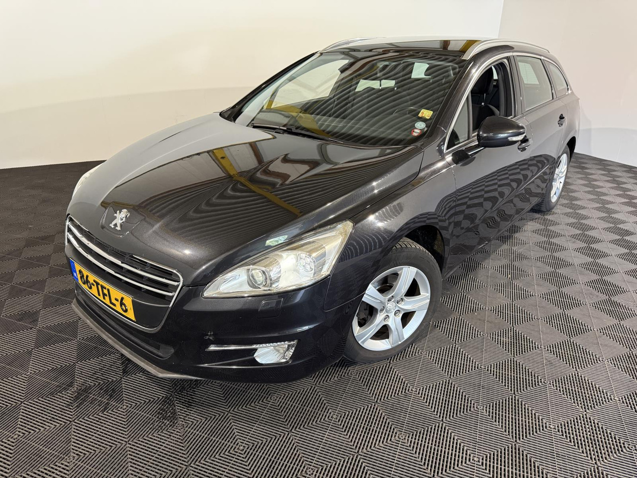 Peugeot 508 SW 1.6 e-HDi Blue Lease Executive | 2012 | 226.978 km | 86-TFL-6 - Car: picture 1 Peugeot 508 SW 1.6 e-HDi Blue Lease Executive | 2012 | 226.978 km | 86-TFL-6 - Car: picture 1