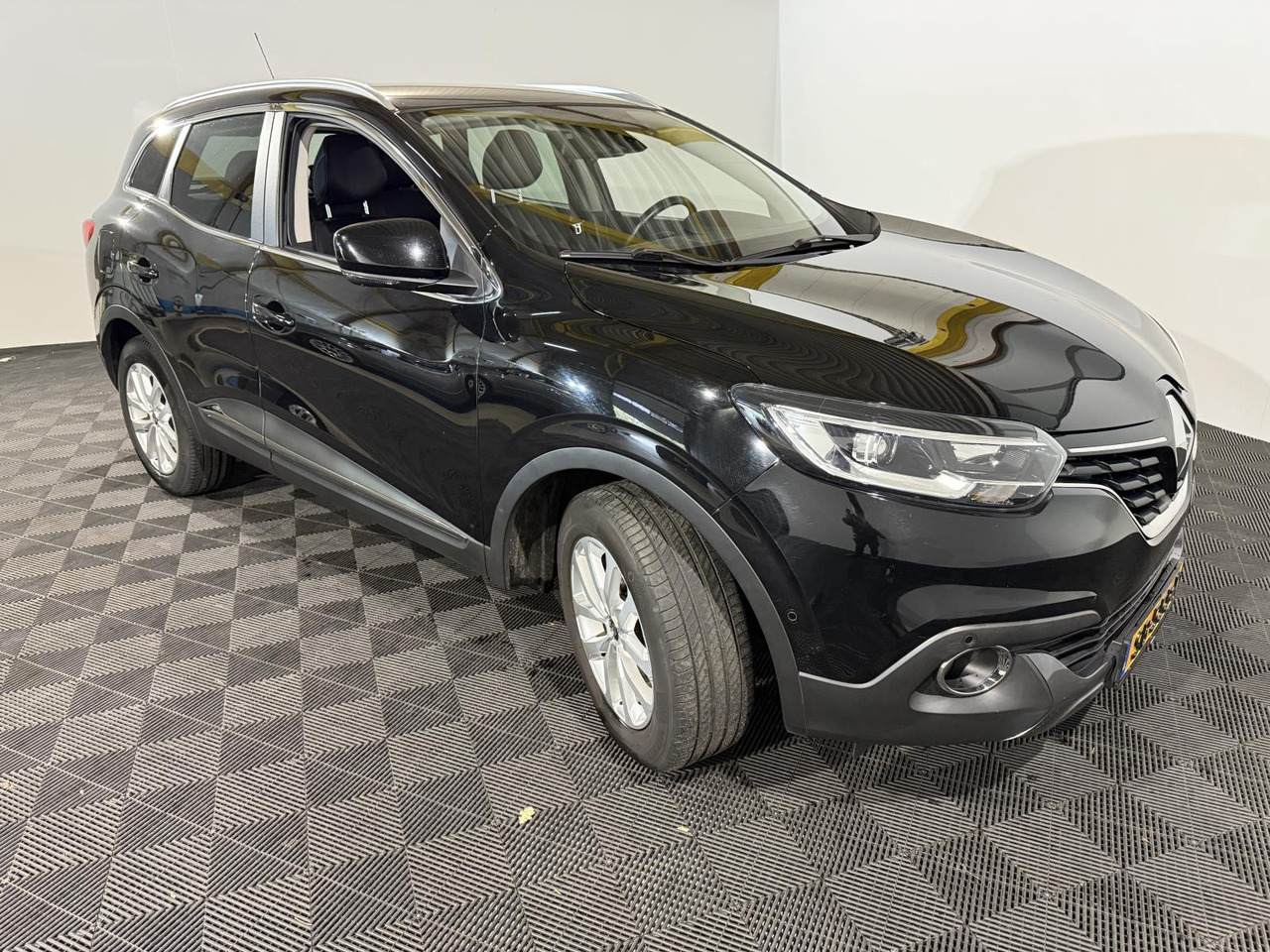 Renault | Kadjar | 1.2 TCe Intens | 2018 | 183.542 km | SB555X | Logisch - SUV: picture 3 Renault | Kadjar | 1.2 TCe Intens | 2018 | 183.542 km | SB555X | Logisch - SUV: picture 3