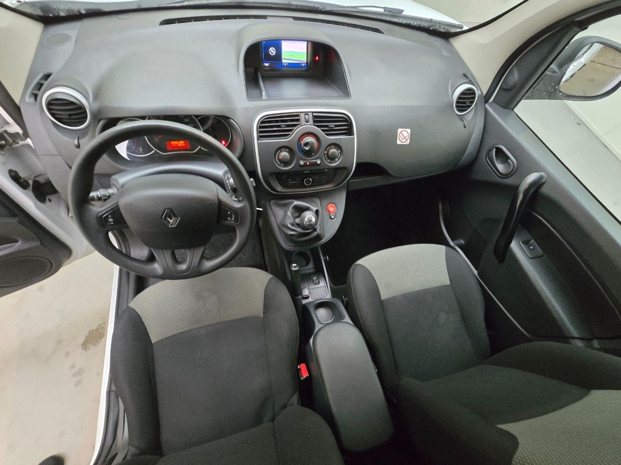 Renault Kangoo 1.5 Blue dCi 80 Comfort | 2020 | 118.122 km | VTL58N | NAP: Geen oordeel - Small van: picture 5 Renault Kangoo 1.5 Blue dCi 80 Comfort | 2020 | 118.122 km | VTL58N | NAP: Geen oordeel - Small van: picture 5