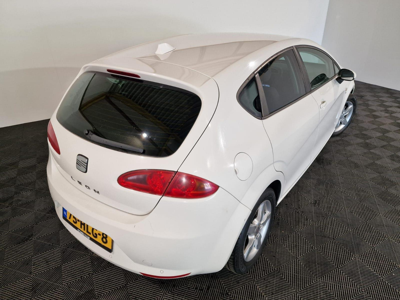 SEAT Leon 1.4 TSI Business Style 75-HLG-8 268.116 km - Car: picture 4 SEAT Leon 1.4 TSI Business Style 75-HLG-8 268.116 km - Car: picture 4