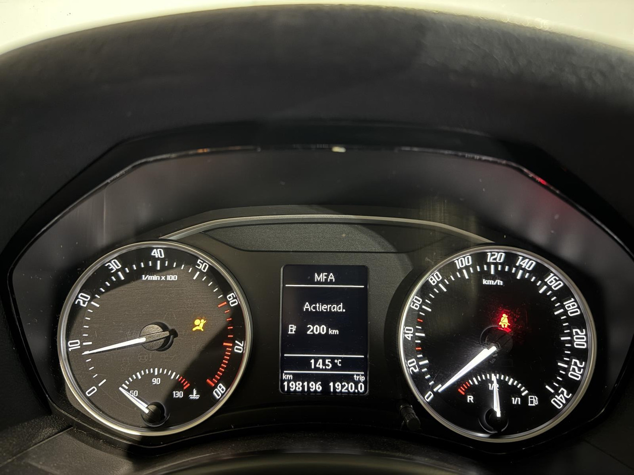 Skoda | Octavia Combi | 1.4 TSI Greentech Ambition Business Line | 2012 | 198.196 km | 01TGL8 | Logisch - Car: picture 2 Skoda | Octavia Combi | 1.4 TSI Greentech Ambition Business Line | 2012 | 198.196 km | 01TGL8 | Logisch - Car: picture 2