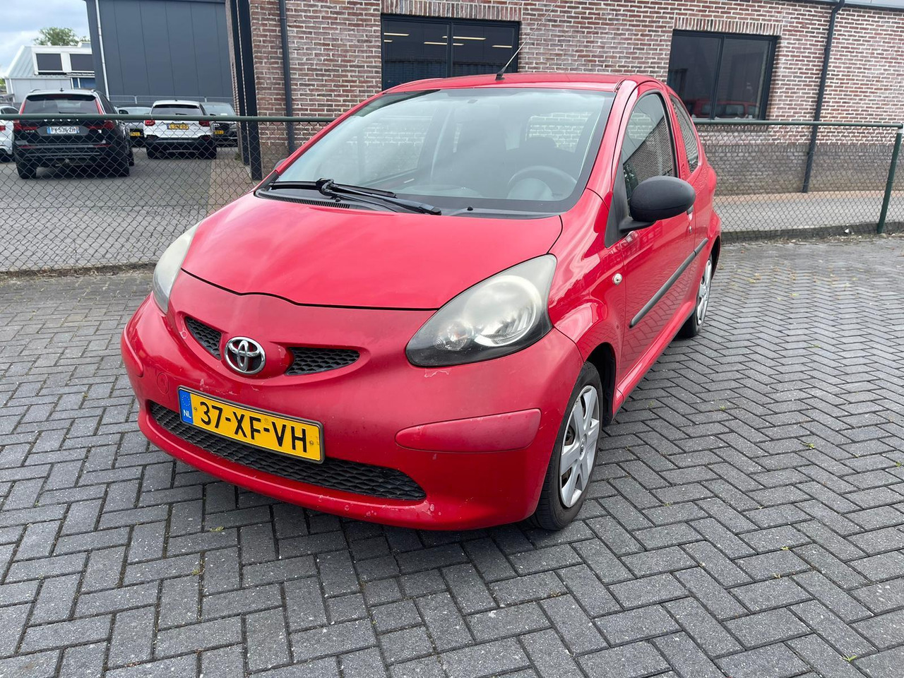 Toyota Aygo 1.0 12V 37-XF-VH - Hatchback: picture 1 Toyota Aygo 1.0 12V 37-XF-VH - Hatchback: picture 1