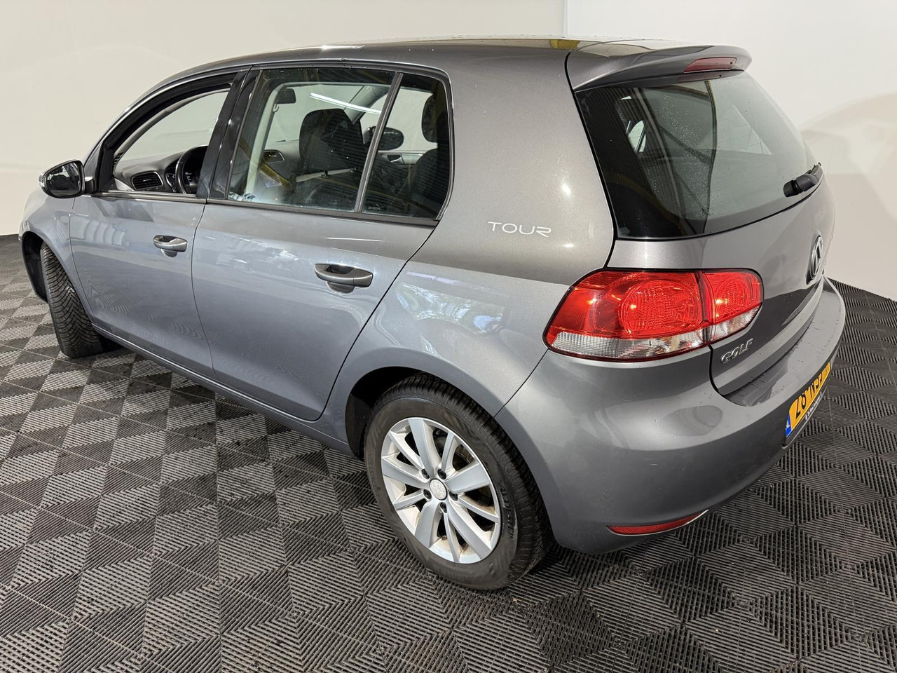 Volkswagen | Golf | 1.2 TSI Tour II BlueMotion | 2010 | 287.684 km | 28NSJ1 | Logisch - Hatchback: picture 5 Volkswagen | Golf | 1.2 TSI Tour II BlueMotion | 2010 | 287.684 km | 28NSJ1 | Logisch - Hatchback: picture 5