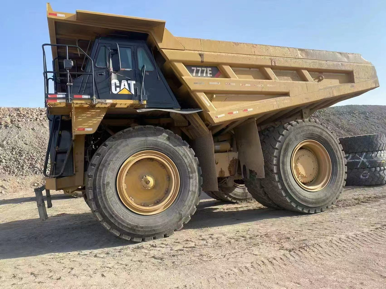 CATPILLAR 777E - Rigid dumper/ Rock truck: picture 1 CATPILLAR 777E - Rigid dumper/ Rock truck: picture 1