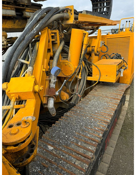 Drilling rig Klemm KR 806-3D with Double Rotary Head: picture 6